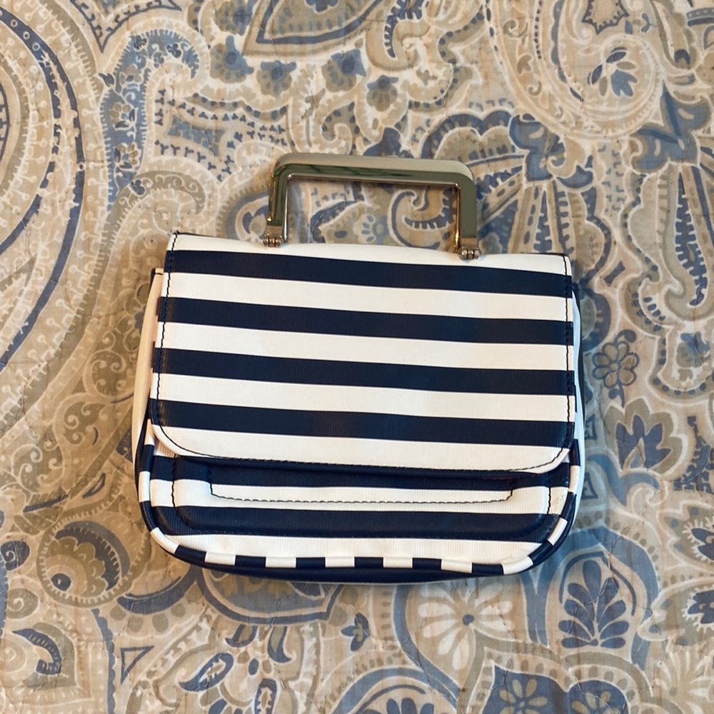 Cute summery purse , navy and pink